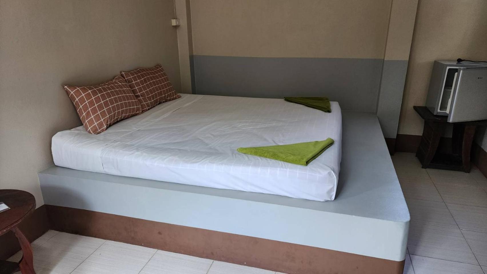 Sarin Guesthouse สาริน Тау Экстерьер фото