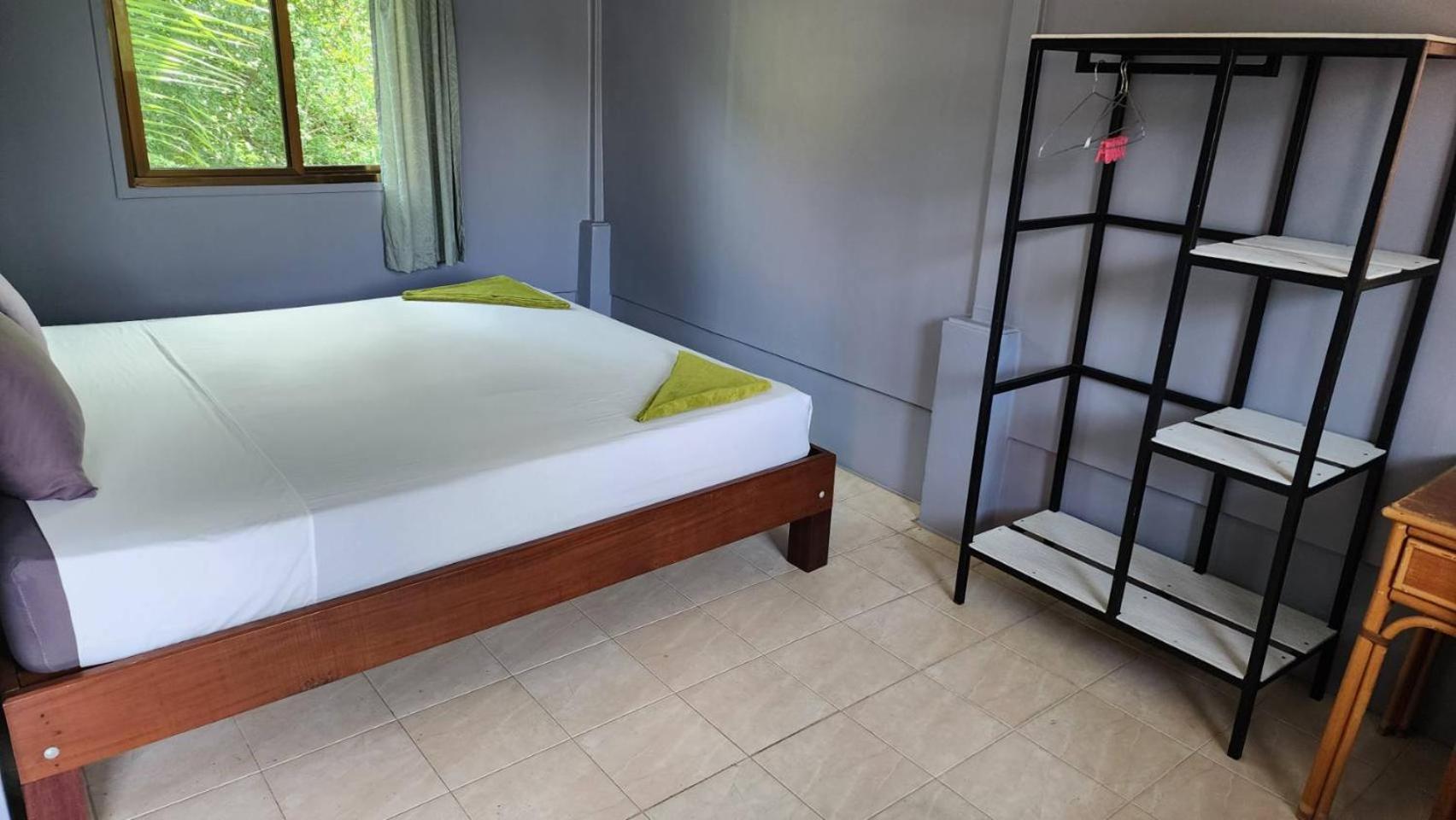 Sarin Guesthouse สาริน Тау Экстерьер фото