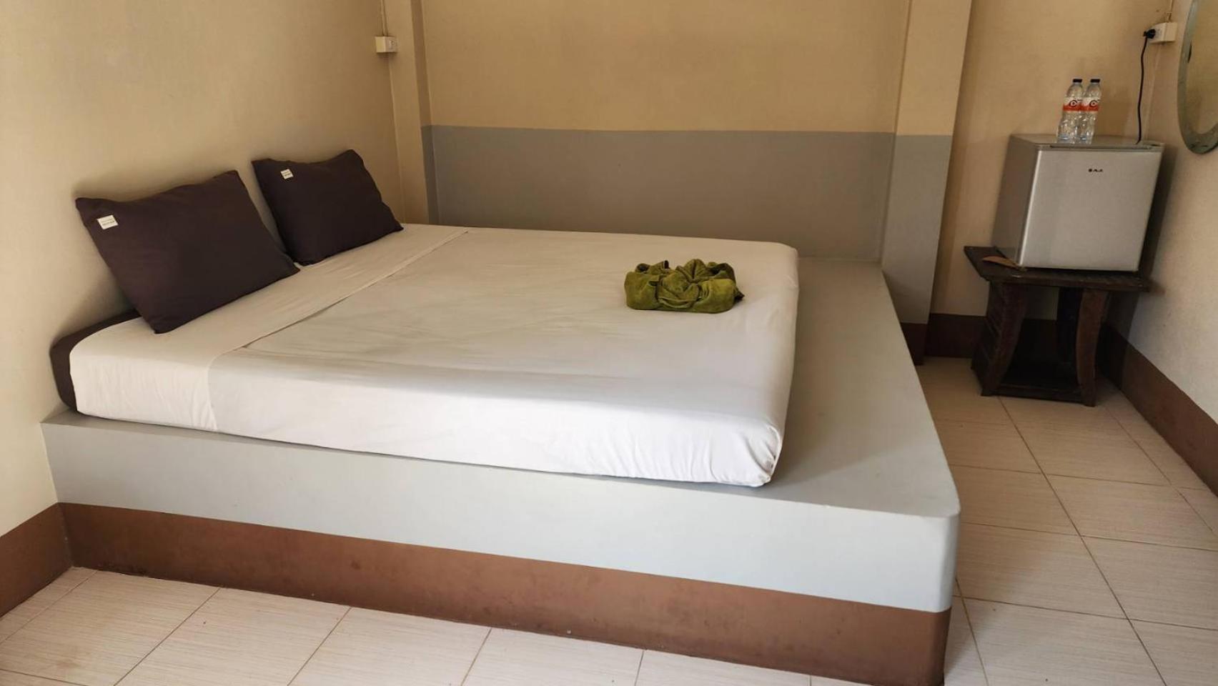 Sarin Guesthouse สาริน Тау Экстерьер фото