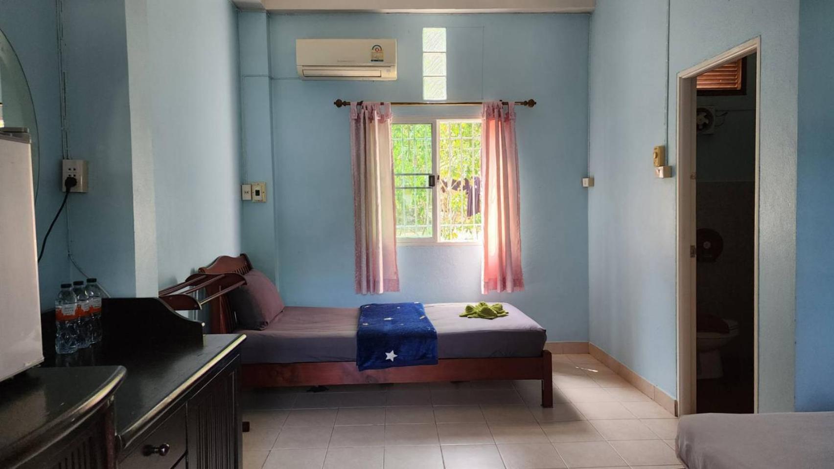 Sarin Guesthouse สาริน Тау Экстерьер фото