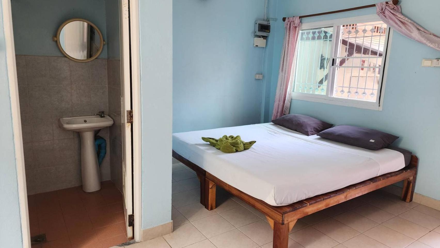 Sarin Guesthouse สาริน Тау Экстерьер фото
