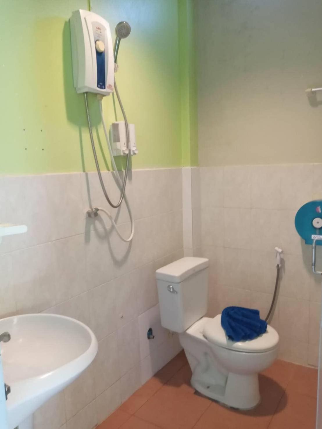 Sarin Guesthouse สาริน Тау Экстерьер фото