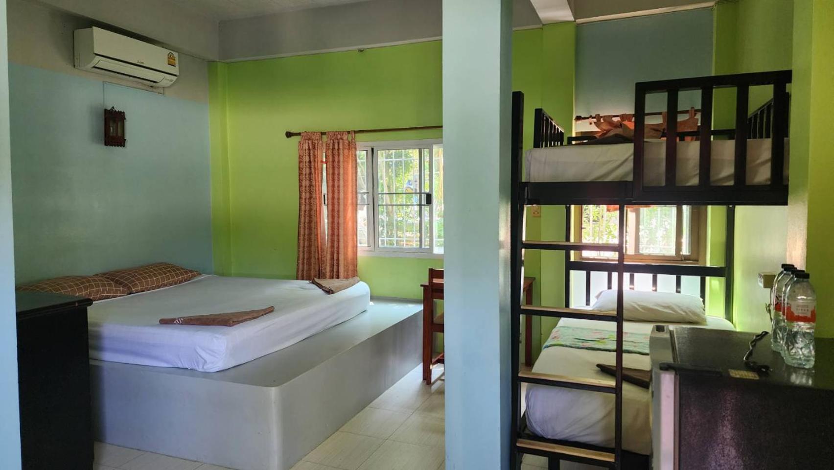 Sarin Guesthouse สาริน Тау Экстерьер фото