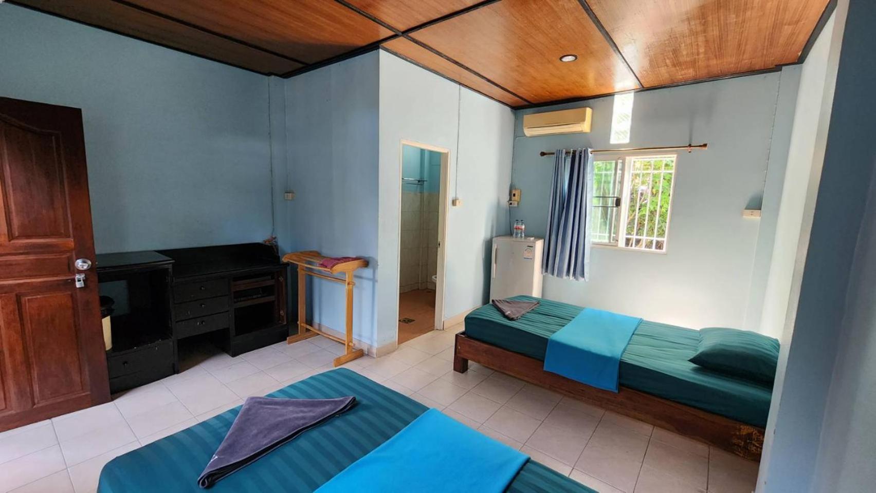 Sarin Guesthouse สาริน Тау Экстерьер фото